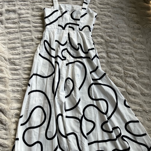 Commense Black and White Abstract Line Print Square Stap Dress Size Small - Picture 5 of 7